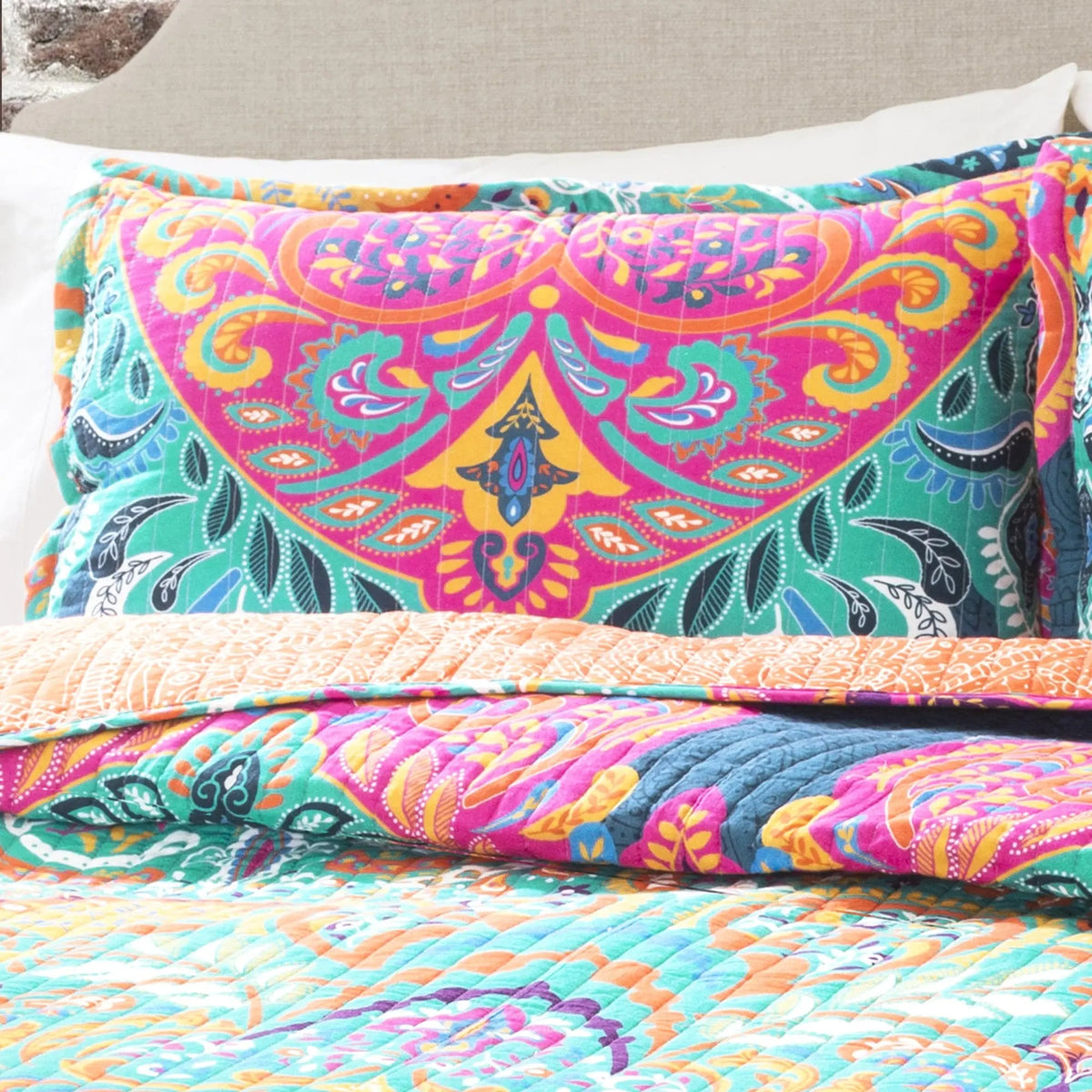 Lush Decor Bohemian Cotton Blend Quilt Set - 3-Piece Full/Queen/King Bedding Set, Vibrant Jewel Tones Print, Shabby Chic Quilted Design, Modern Bright Front, Calm Reverse, for Bedroom Decor
