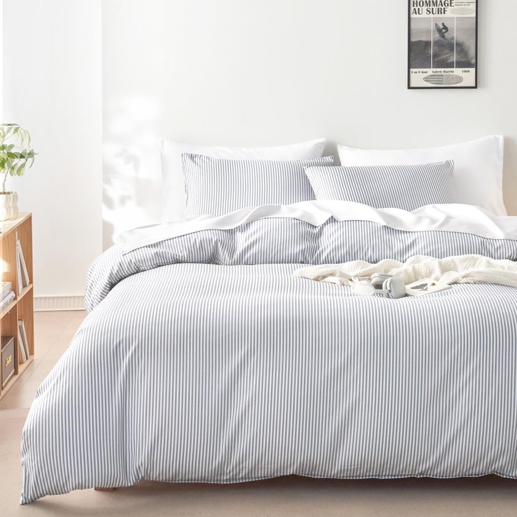 Wake In Cloud - Striped Comforter Set, Ticking Stripe Vertical Pinstripe Neutral Farmhouse Pattern Printed, Soft Lightweight Bedding, 3 Pieces, Olive Green White, King Size