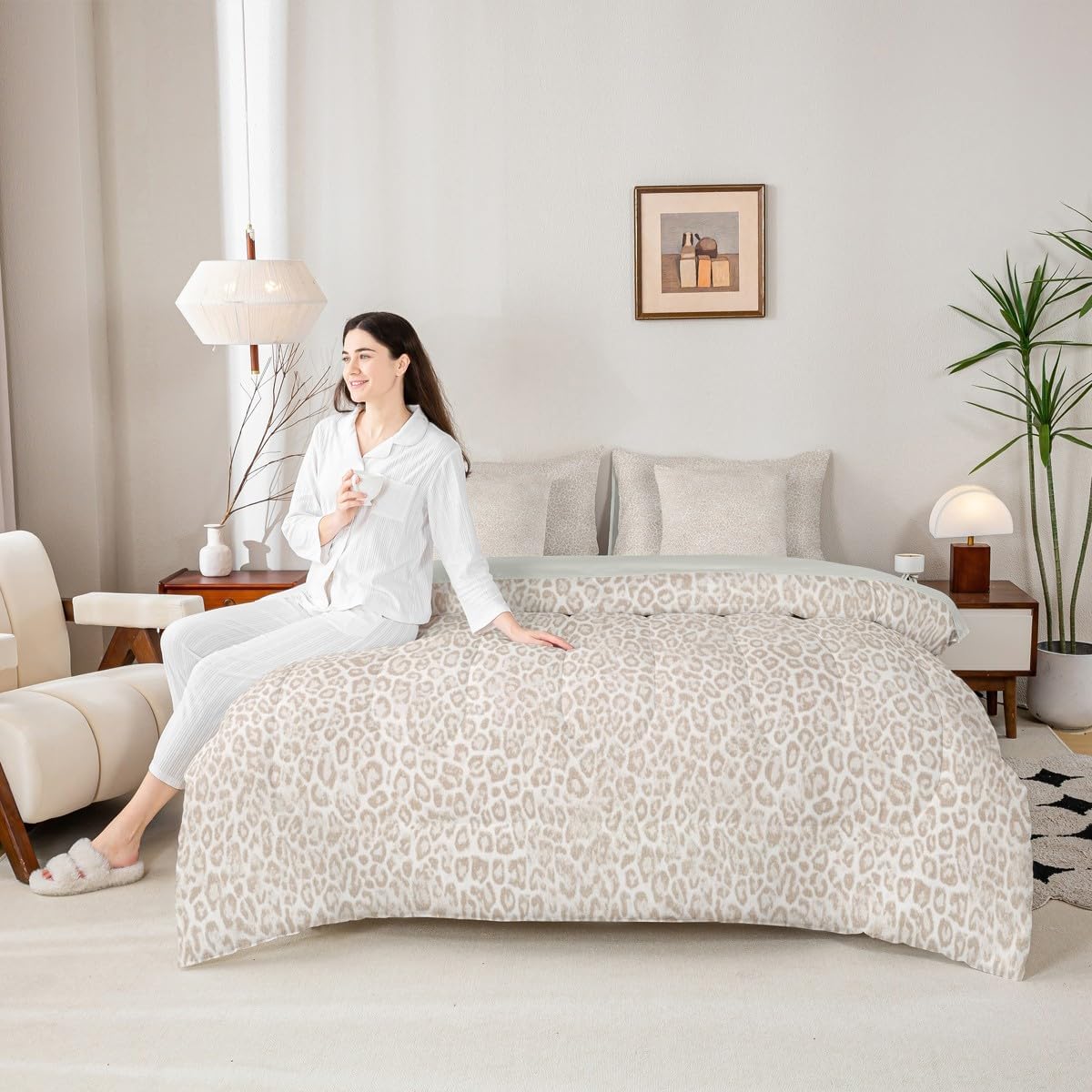 jejeloiu Leopard Print Comforter Set with Sheets 7 Piece Queen Size Cheetah Print Bedding Set for Kids Boys Girls Beige Bed in a Bag Modern Art Room Decor Soft Lightweight Microfiber