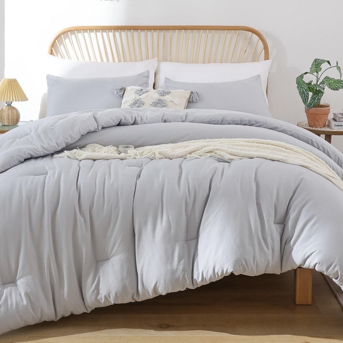 ROSGONIA Queen Comforter Set Taupe Brown, 3pcs(1 Boho Tan Comforter & 2 Pillowcases) All Season Soft Bedding Lightweight Bedspread Blanket Quilt