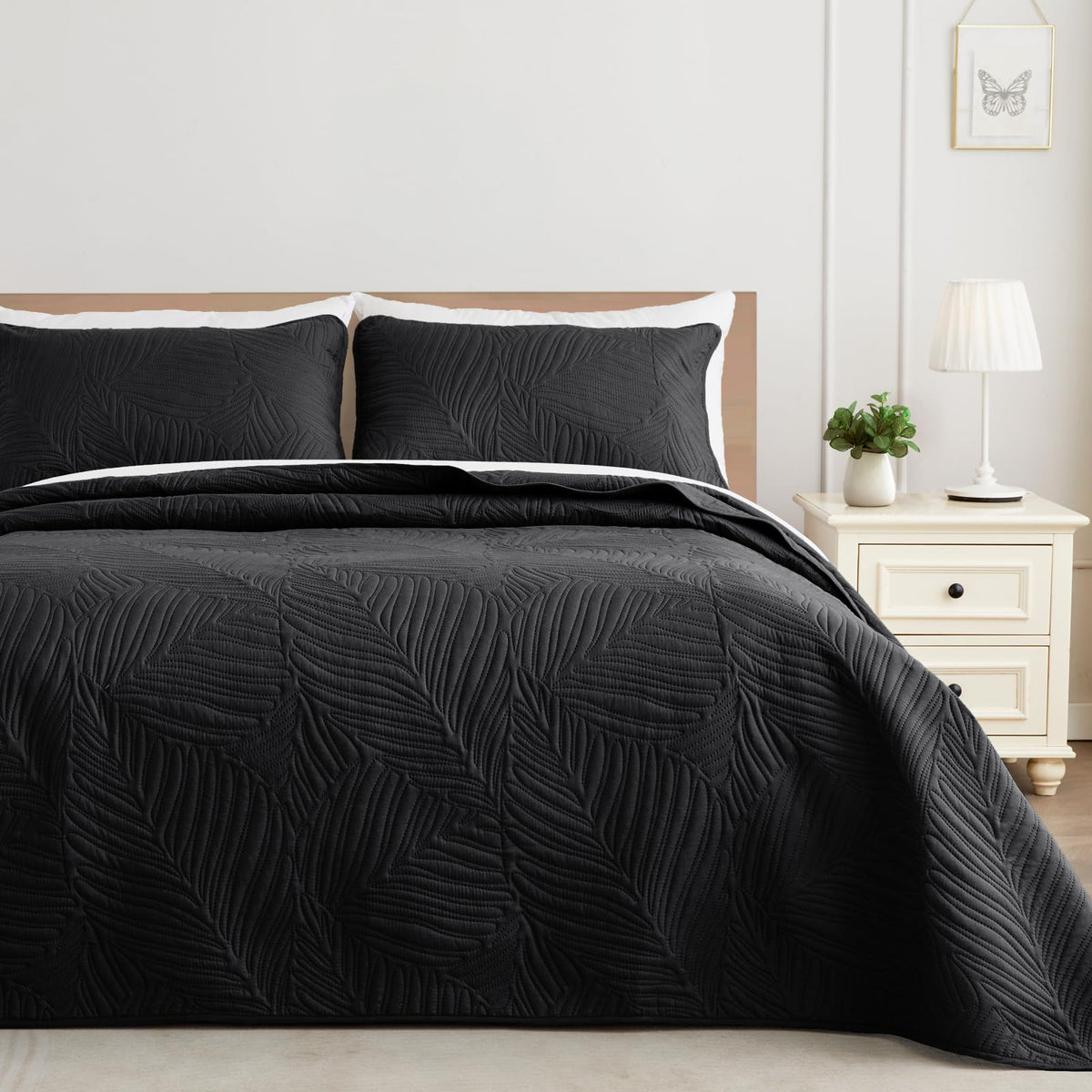 Exclusivo Mezcla Lightweight Full Queen Quilt Bedding Set, Soft Microfiber