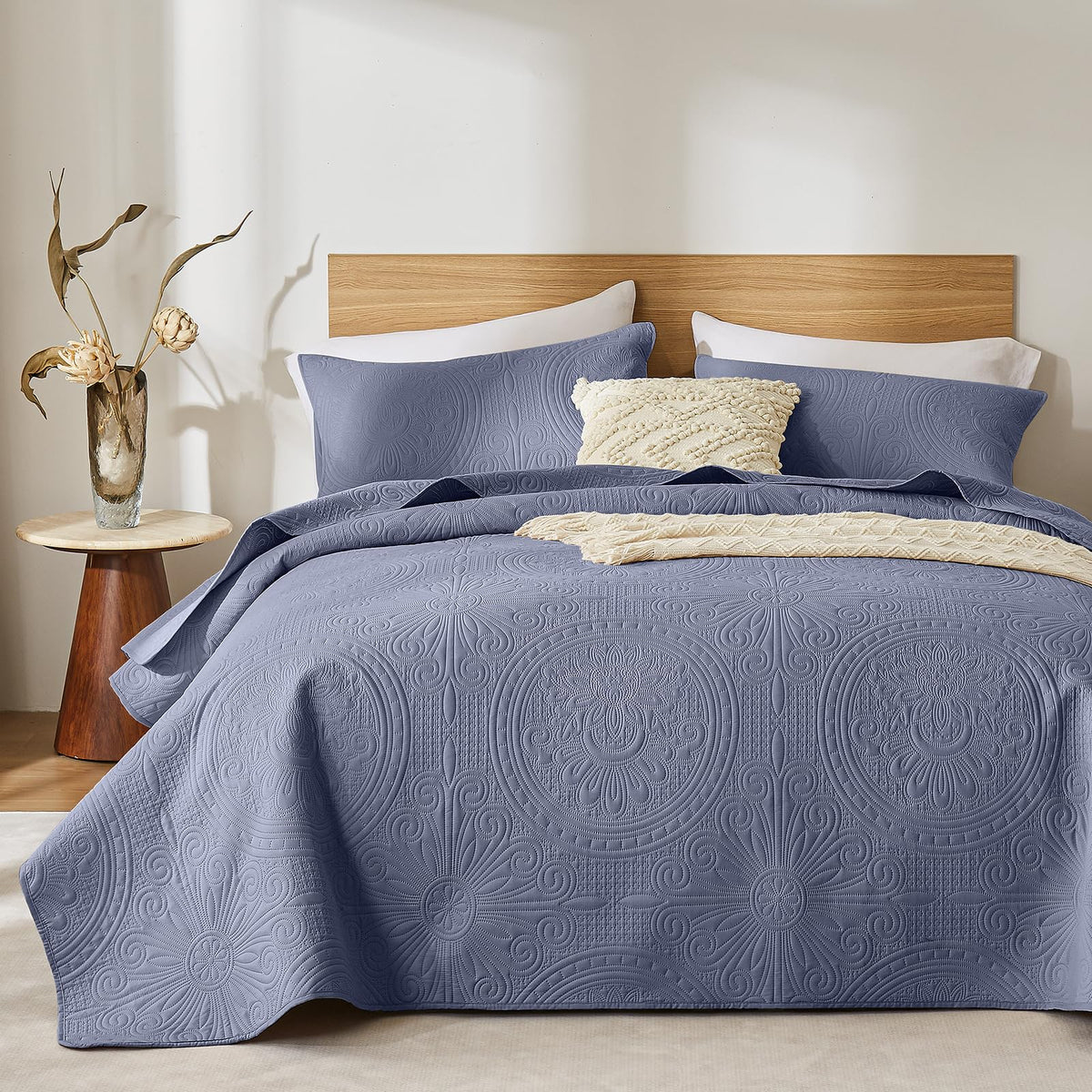 WURUIBO King/Cal King Quilt Set Sage Green,Ultrasonic Embossed Bedspread, Lightweight Microfiber Coverlet, Modern Thin Bedding Set for All Season, 3 Piece(1 Quilt,2 Pillow Shams)