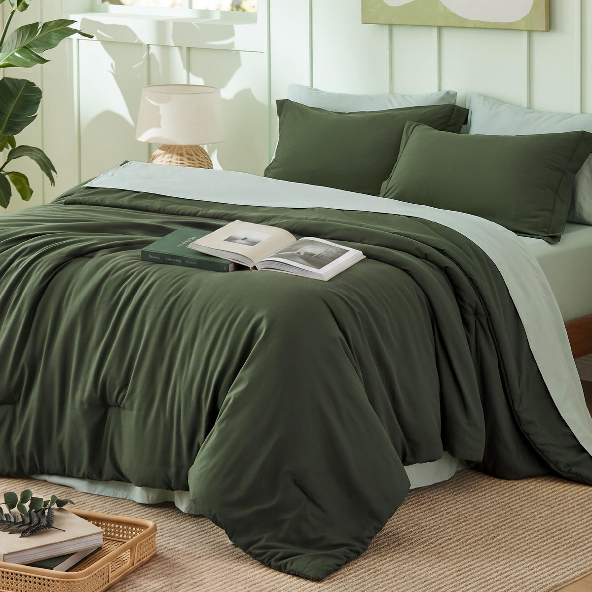 Bedsure Queen Bed in a Bag, Sage Green Comforter Set Contrasting 7 Pieces