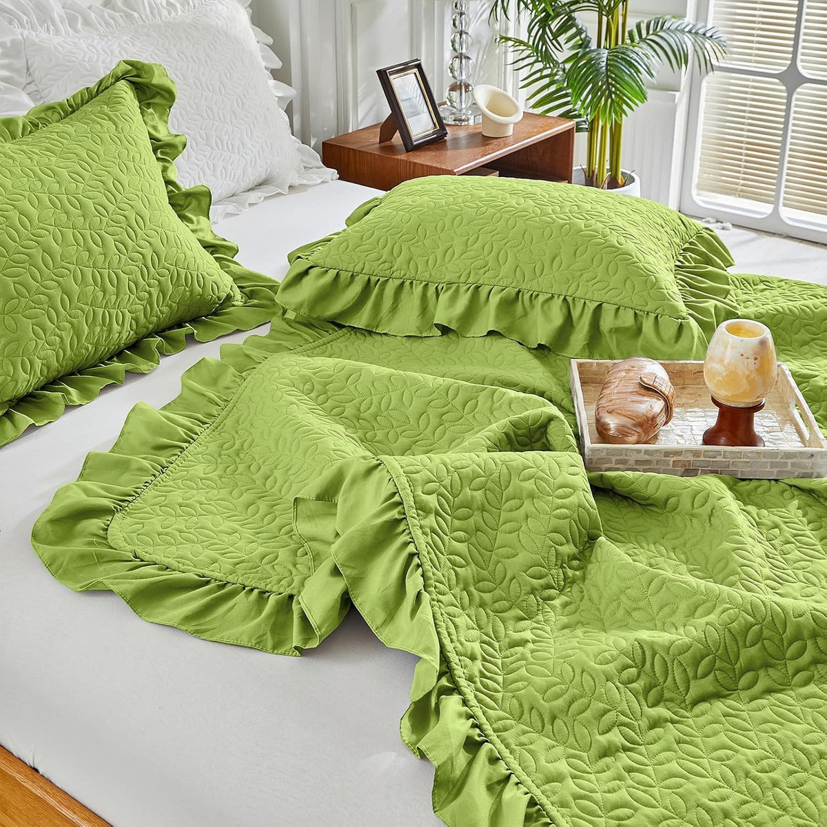 Ruffled Quilt Set King Size 96 * 108in - 3 Pieces Solid Shabby Chic Farmhouse Ruffle Bedding Rustic Coverlet & Sets Lightweight Fluffy Summer Oversized Bedspread with Shams for Women Men - Green