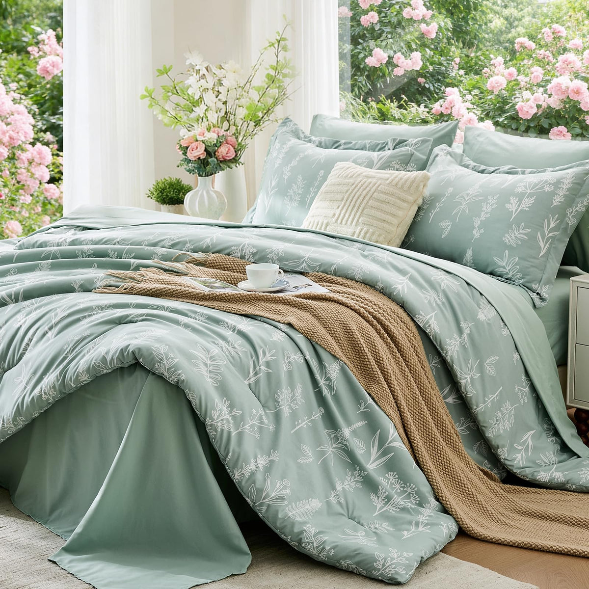 MUXHOMO Beige Full Comforter Set, Elegant Floral Print Bed in a Bag 7 Pieces, Ultra Soft & Breathable Reversible Botanical Pattern Bedding Set with Comforter, Sheets, Pillowcases, and Shams