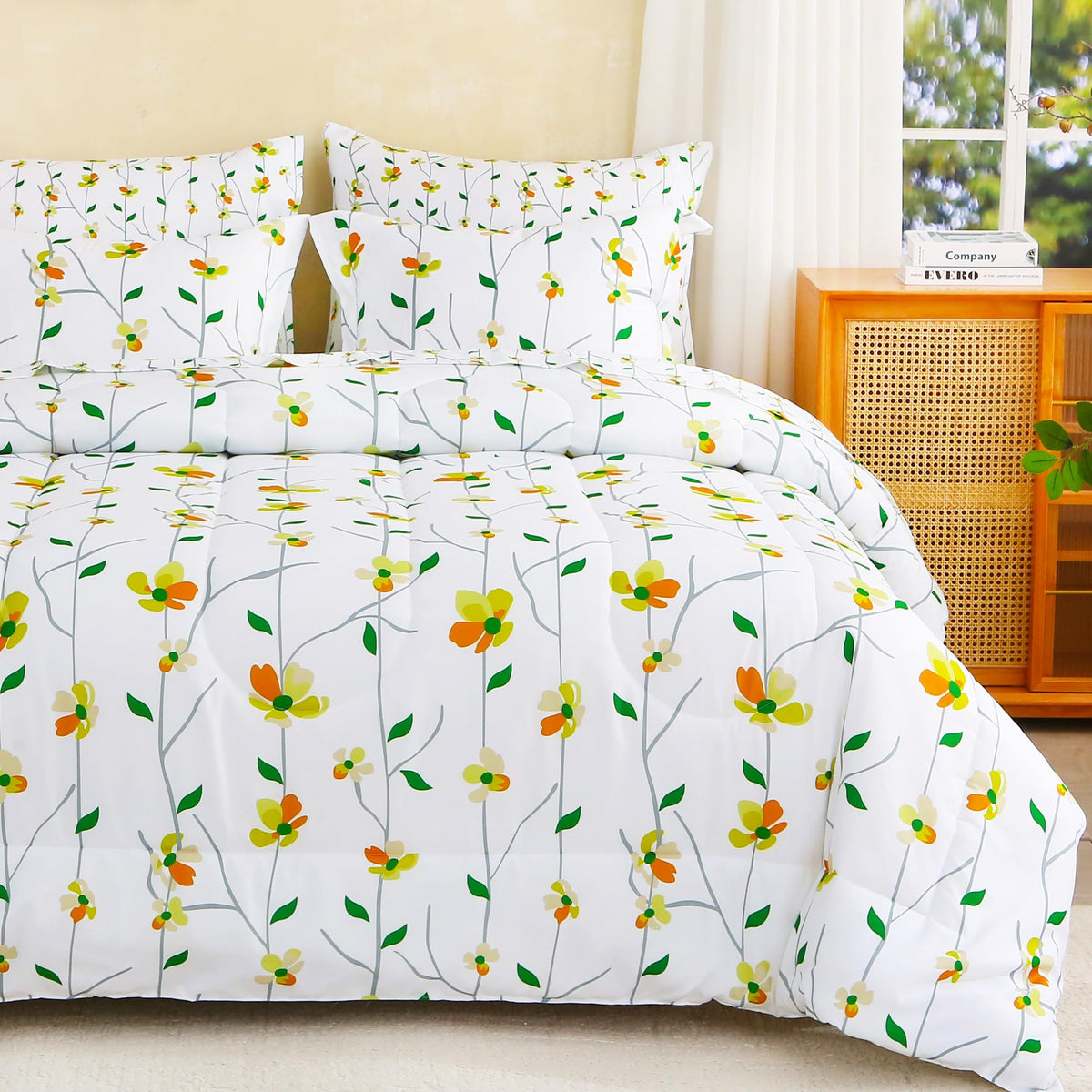 lasoftan Floral Queen Comforter Set with Sheets, 7 piece Luxury Vintage Bedding, Soft Microfiber Bed in a Bag, Cozy Lightweight Bed Set, Damask Boho Flower