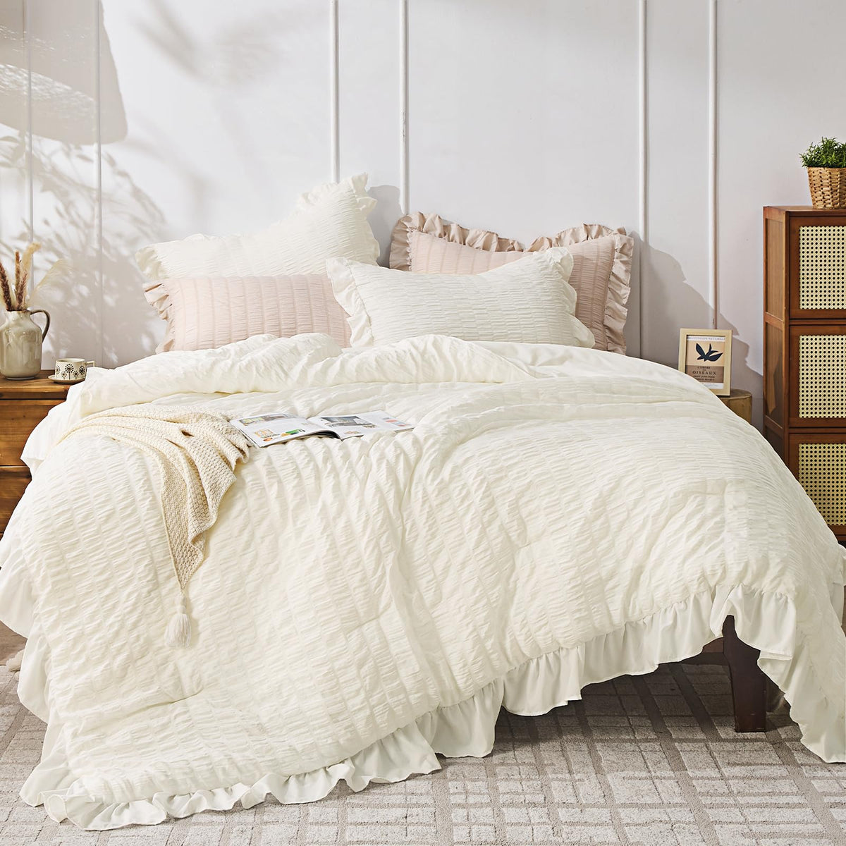 JOLLYVOGUE Ivory Comforter Full Size, 3 Pieces Seersucker Lightweight Full Size Bedding, All Season Fluffy Microfiber Bedding Comforter Set with 1 Ruffle Comforter and 2 Ruffle Pillowshams