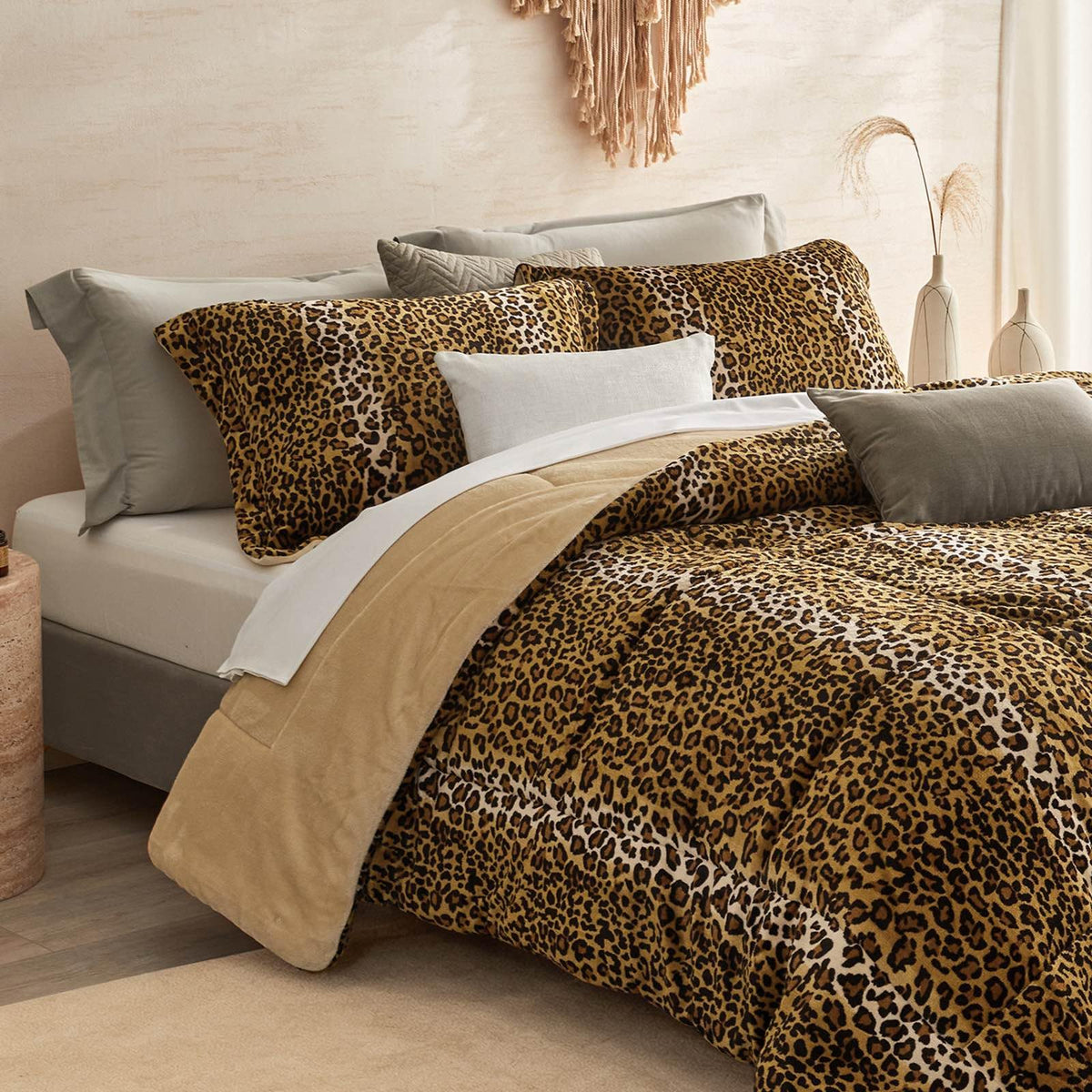 Petrichor Leopard Velvet Flannel Queen Comforter Set-Cheetah Print Western Blanket,Luxury Fuzzy Heavy Bedding Set, 3 Pieces Plush Winter Bed Set with Comforter (90"x90") & 2 Pillow Shams (20"x26")
