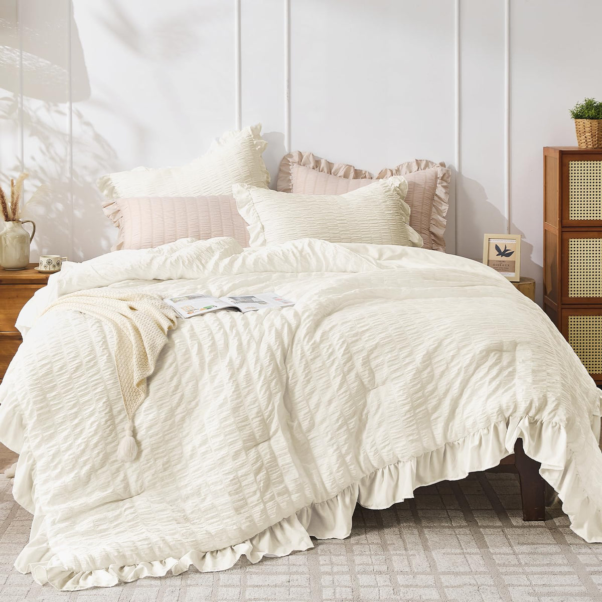 JOLLYVOGUE Ivory Comforter Full Size, 3 Pieces Seersucker Lightweight Full Size Bedding, All Season Fluffy Microfiber Bedding Comforter Set with 1 Ruffle Comforter and 2 Ruffle Pillowshams