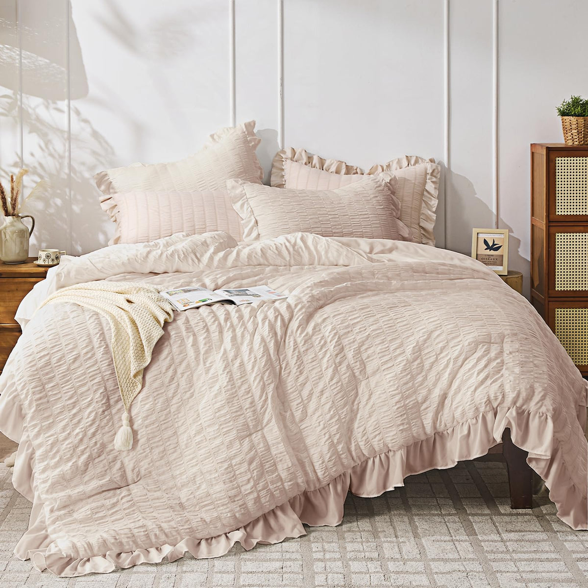 JOLLYVOGUE Ivory Comforter Full Size, 3 Pieces Seersucker Lightweight Full Size Bedding, All Season Fluffy Microfiber Bedding Comforter Set with 1 Ruffle Comforter and 2 Ruffle Pillowshams