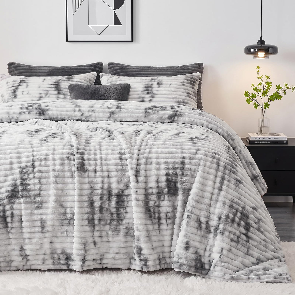 HYLEORY Fluffy Queen Comforter Set 3 Pieces - Fleece Fluffy Soft & Warm Plush Cream White Comforter Sets, Luxury Fuzzy Bedding Sets, All Season Heavy Bed Set Queen Size with 2 Pillowcases