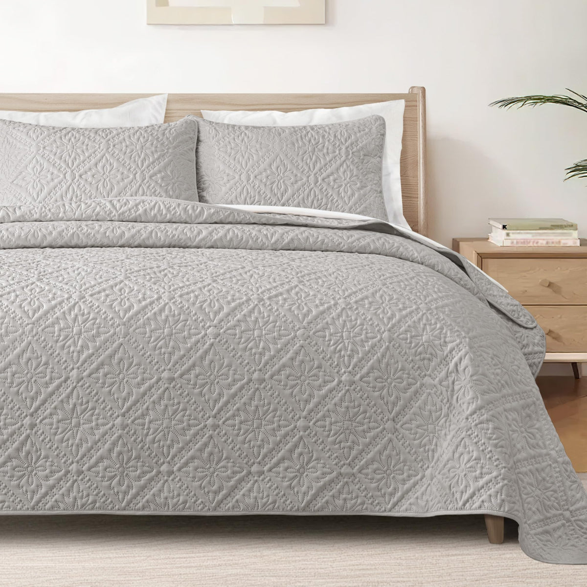 Exclusivo Mezcla Full Queen Quilt Set, Beige Cream