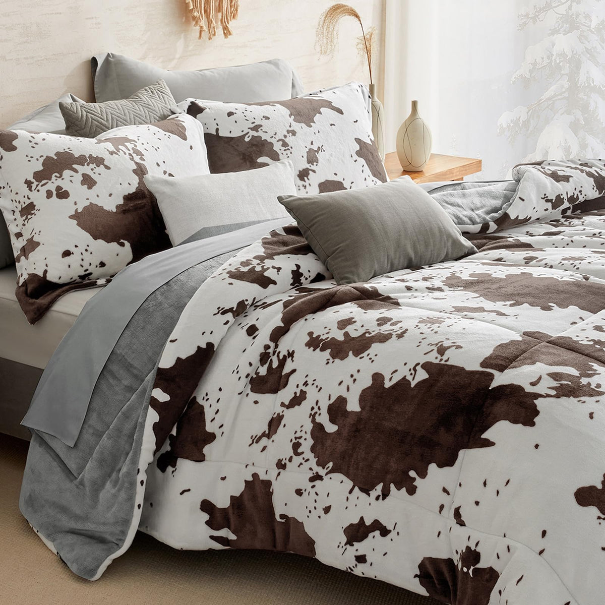 Petrichor Leopard Velvet Flannel Queen Comforter Set-Cheetah Print Western Blanket,Luxury Fuzzy Heavy Bedding Set, 3 Pieces Plush Winter Bed Set with Comforter (90"x90") & 2 Pillow Shams (20"x26")