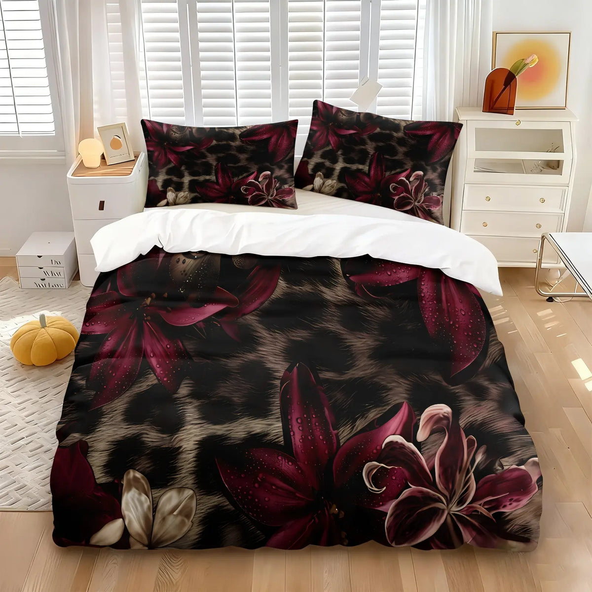 Dark Floral Leopard Print Duvet Cover Set, Includes 1 Duvet Cover and 1‑2 Pillowcases, Soft Comfortable Breathable All‑Season Bedding Set, Burgundy Lily Flower Realistic Pattern, Glam Gothic Boho Aesthetic Room Decor, Soft Bedding Sets