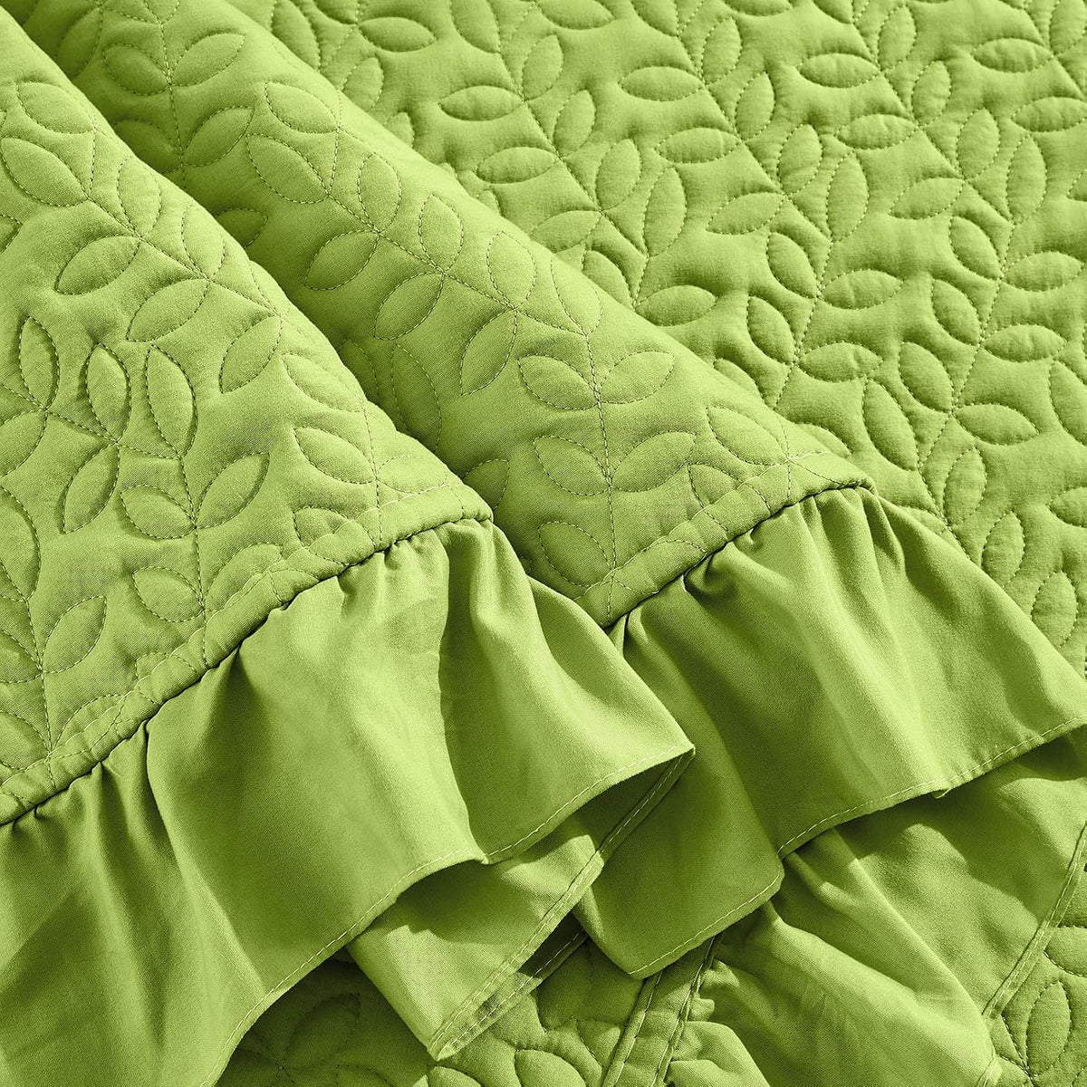 Ruffled Quilt Set King Size 96 * 108in - 3 Pieces Solid Shabby Chic Farmhouse Ruffle Bedding Rustic Coverlet & Sets Lightweight Fluffy Summer Oversized Bedspread with Shams for Women Men - Green