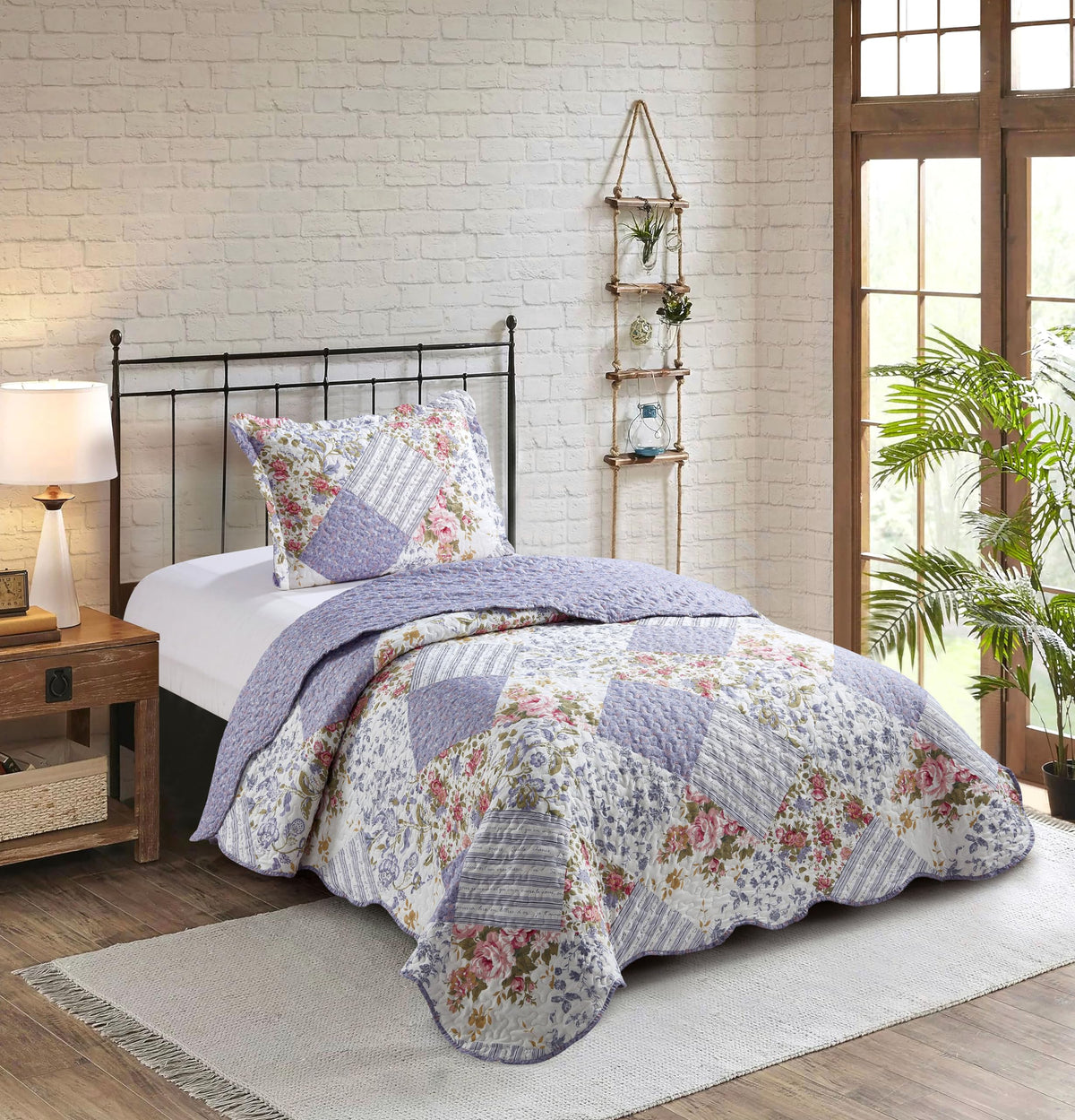 Brilliant Sunshine Rose and Sage Quilt Set, 3-Piece Bedding Sets, Traditional Patchwork Design, Washable and Reversible Bedspread, Soft Lightweight Coverlet, All-Season, Full/Queen, Light Pink Green