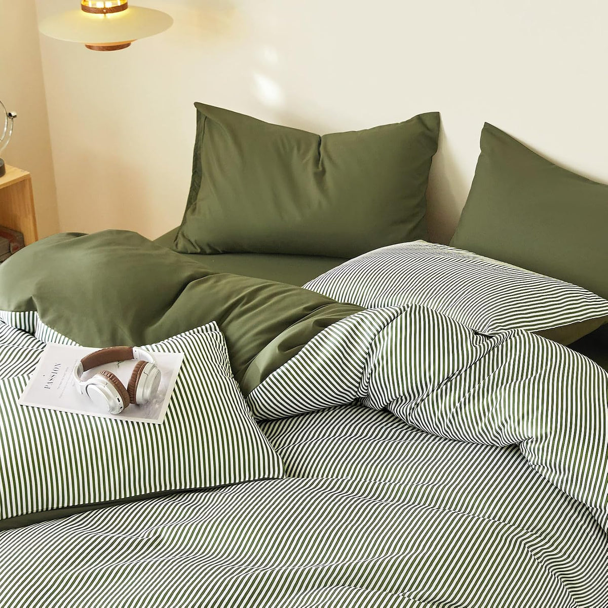 Wake In Cloud - Striped Comforter Set, Ticking Stripe Vertical Pinstripe Neutral Farmhouse Pattern Printed, Soft Lightweight Bedding, 3 Pieces, Olive Green White, King Size