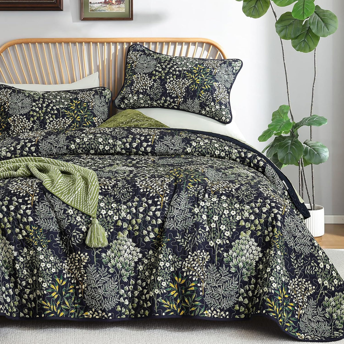 WONGS BEDDING Floral Quilt Set King, 3 Pcs Navy Blue Bedspread Coverlet