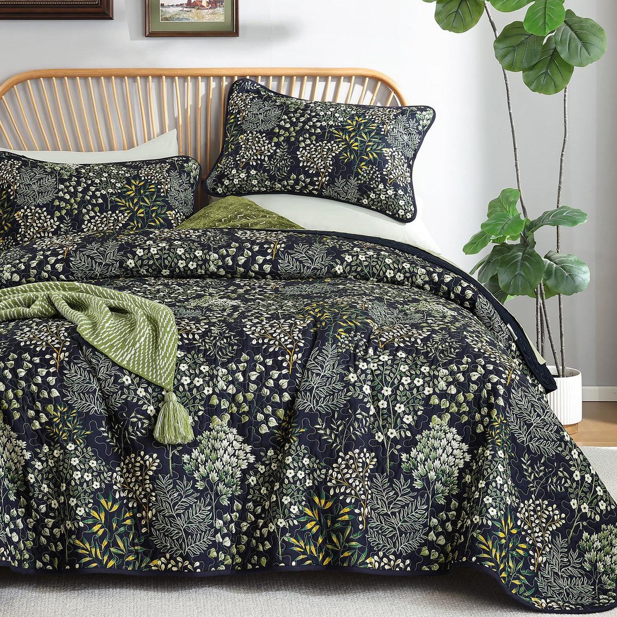 WONGS BEDDING Floral Quilt Set King, 3 Pcs Navy Blue Bedspread Coverlet