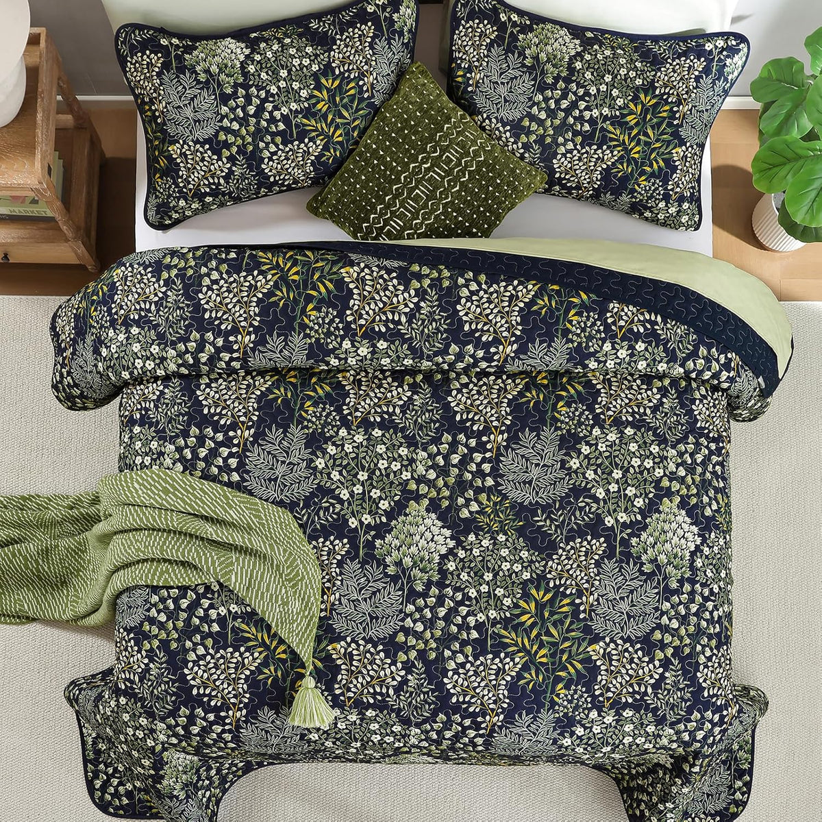 WONGS BEDDING Floral Quilt Set King, 3 Pcs Navy Blue Bedspread Coverlet