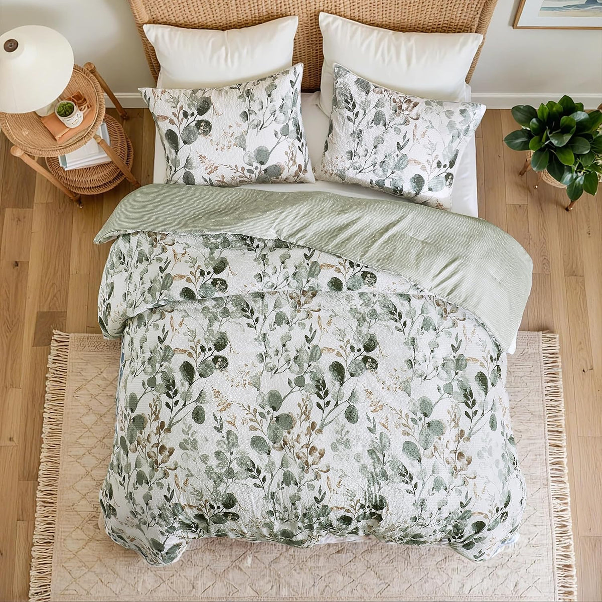 Lightweight Seersucker Botanical Comforter Set King Size, 3 Pieces Reversible Design with Striped Print, Premium Microfiber Bedding Set, Comforter and Sham Set, Green