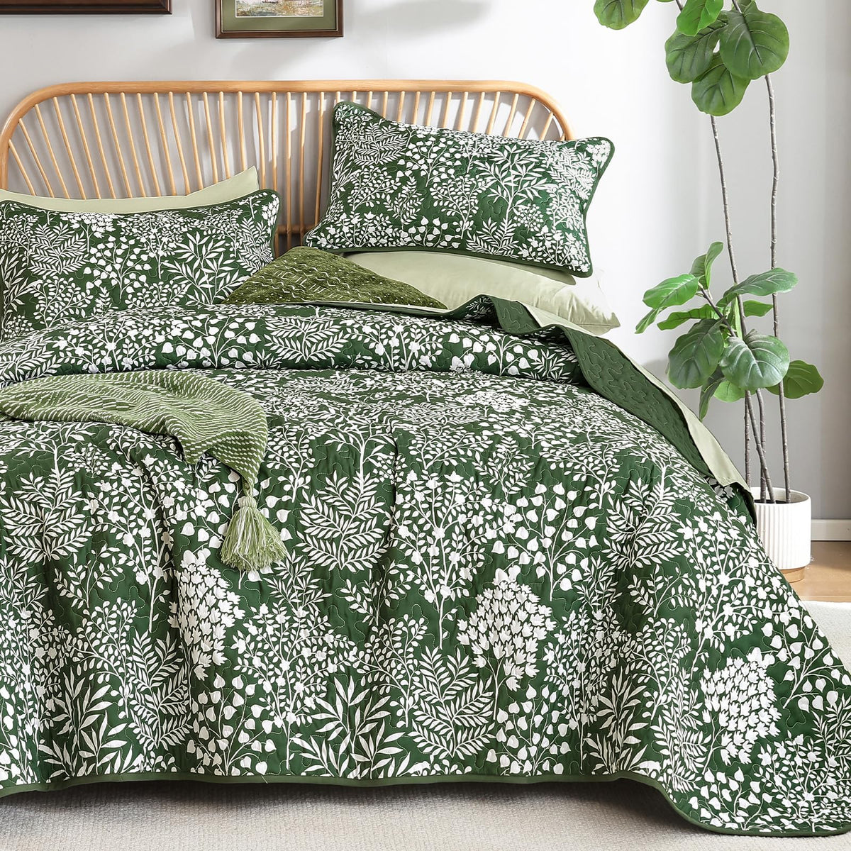WONGS BEDDING Floral Quilt Set King, 3 Pcs Navy Blue Bedspread Coverlet