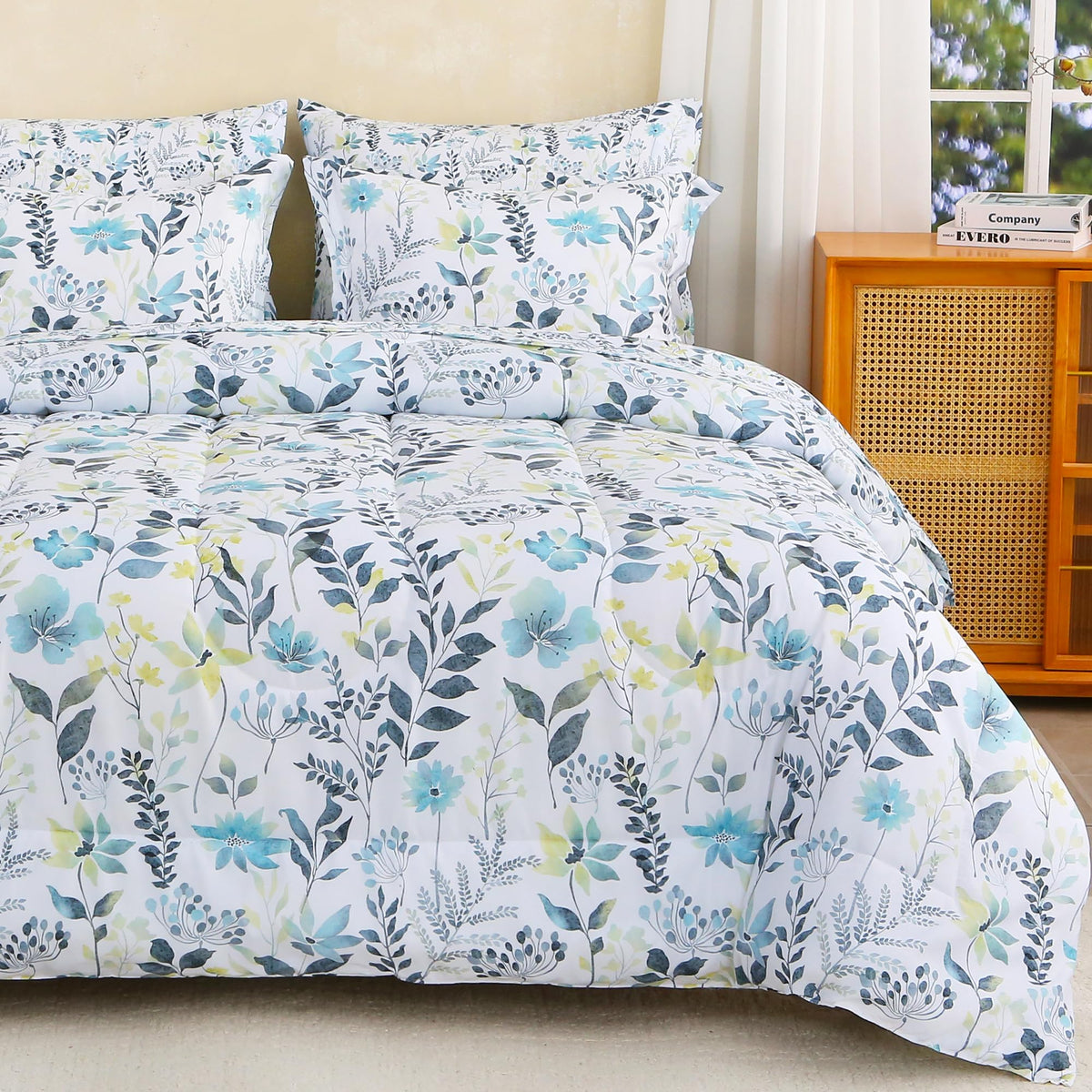 lasoftan Floral Queen Comforter Set with Sheets, 7 piece Luxury Vintage Bedding, Soft Microfiber Bed in a Bag, Cozy Lightweight Bed Set, Damask Boho Flower