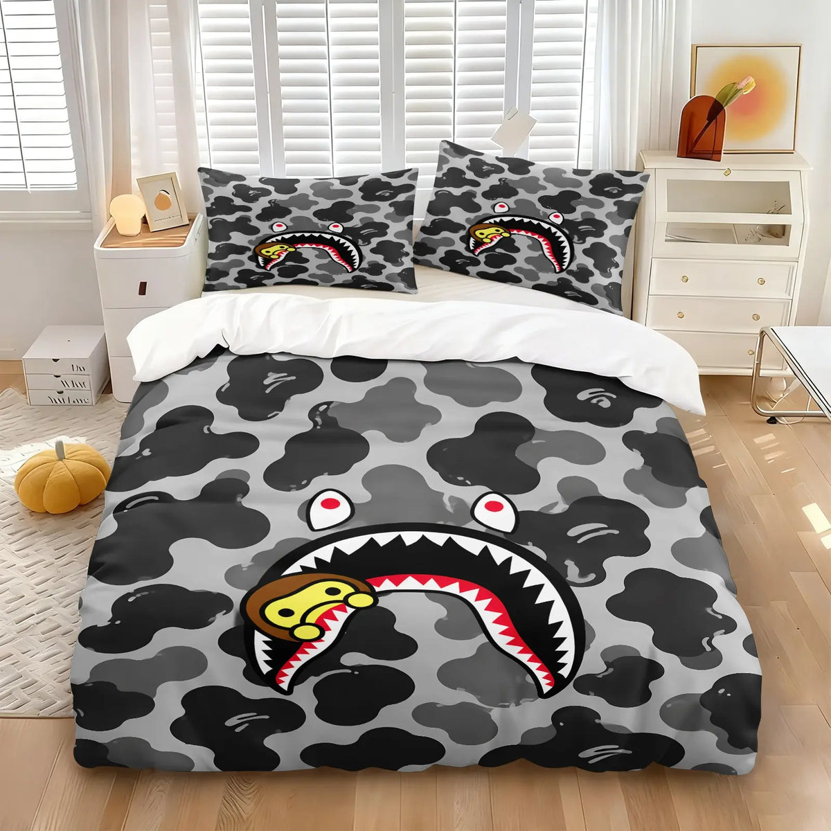 Ape Red & Black Camo Shark Mouth Cartoon Monkey Print Duvet Cover Set, 1 Duvet and 1-2 Pillowcases, Street Trendy Style Comfortable Easy Care Bedding, Ideal for Teen Hypebeast Bedroom Dorm Gaming Room Decor