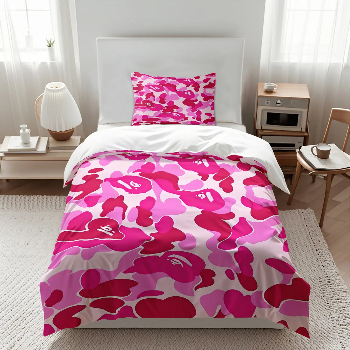 Y2K American Retro Pink Camo Cartoon Graphic Duvet Cover Set, Include 1 Comforter Cover and 1/2 Pillowcases, Stylish Star Element Quilt Cover, Creative Bedroom Dorm Trendy Bedding Print Bedding Set